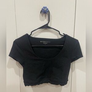 Beyond Yoga cropped fitted tee
